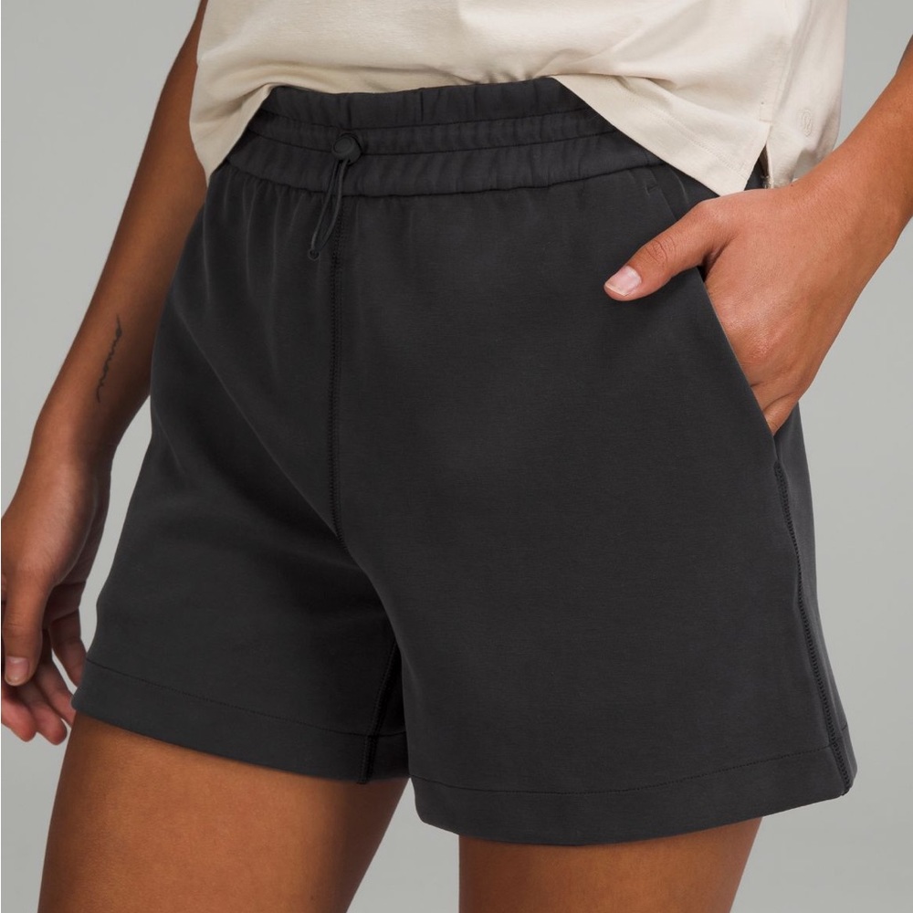 Lululemon Softreme High rise short - size 4